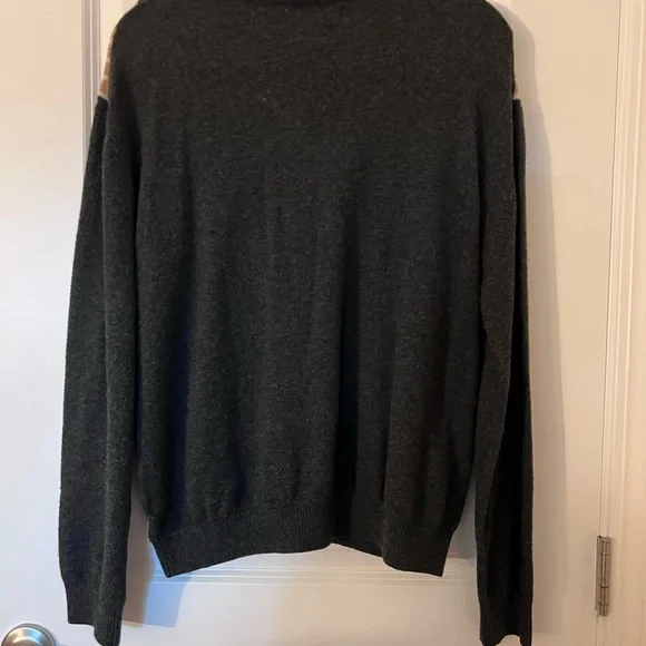 Women’s Black and Tan Sweater - Picture 3 of 3